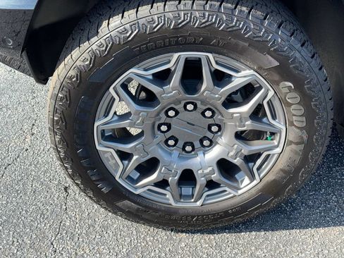 Used 2025 GMC Hummer EV 3X AWD/4WD image 12