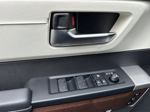 Used 2025 Toyota Sequoia Capstone image 9