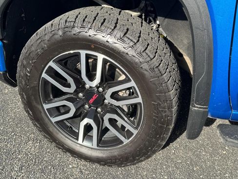 Used 2022 GMC Sierra 1500 AT4 w/ AT4 Premium Package image 7