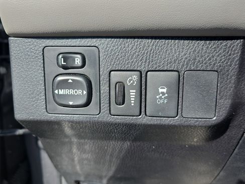 Used 2015 Toyota RAV4 XLE image 23