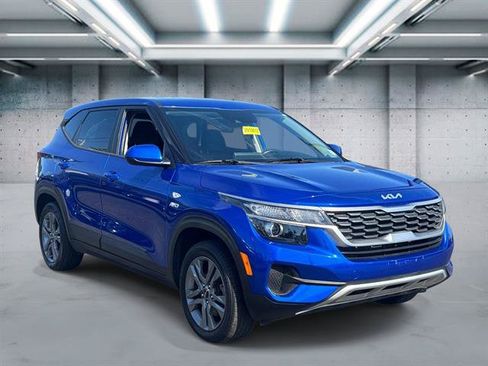 Used 2022 Kia Seltos LX AWD/4WD image 3