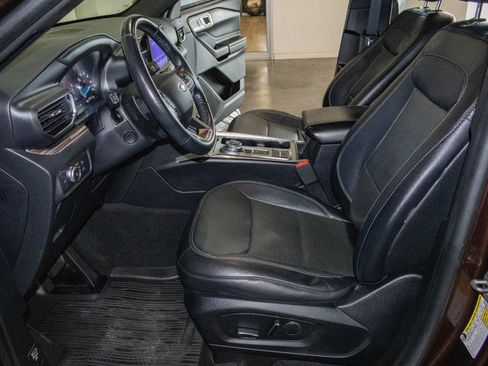 Used 2020 Ford Explorer Limited RWD image 8