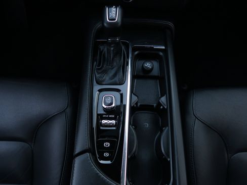 Used 2020 Volvo XC90 T5 Momentum image 20