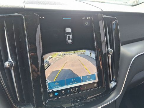 Certified 2024 Volvo XC60 B5 Core image 18