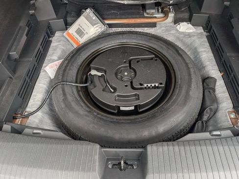 Used 2024 Nissan Rogue SV image 27