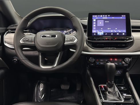 Used 2025 Jeep Compass Limited AWD/4WD image 11