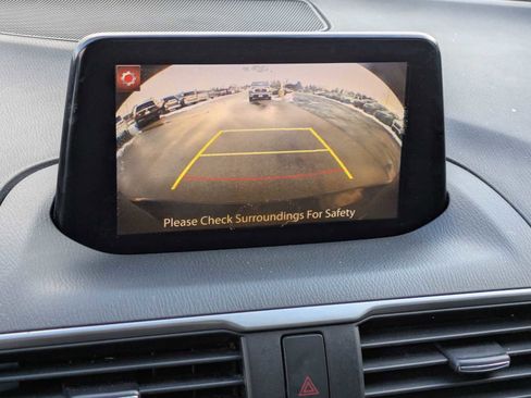 Used 2018 MAZDA MAZDA3 Touring image 27