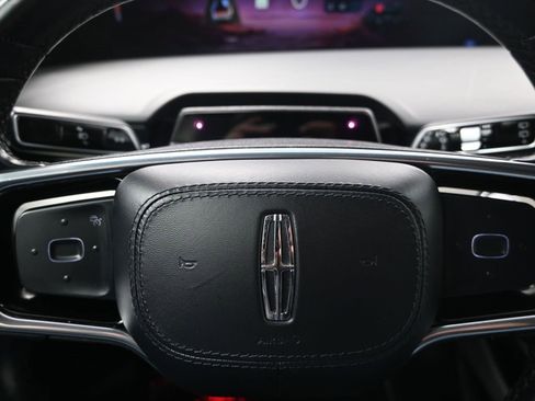 Used 2024 Lincoln Nautilus Reserve image 15