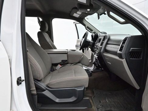 Used 2017 Ford F250 XLT AWD/4WD image 27