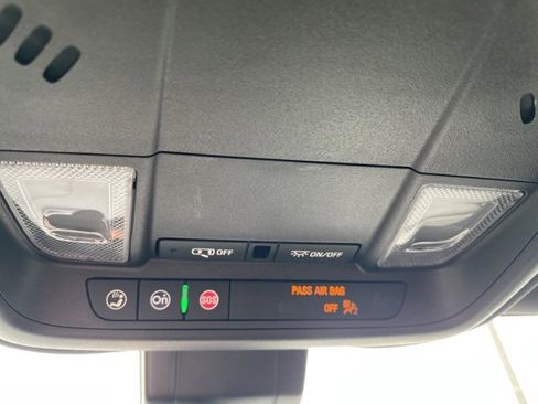 Used 2022 Chevrolet Equinox RS w/ RS Leather Package image 38