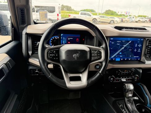 Certified 2024 Ford Bronco Wildtrak AWD/4WD image 12