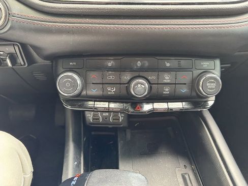 Used 2022 Dodge Durango R/T w/ Blacktop Package AWD/4WD image 13