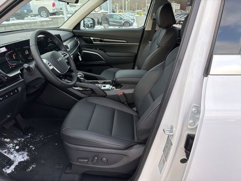 New 2025 Kia Telluride S image 10