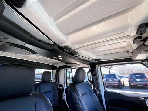 Certified 2023 Jeep Gladiator Overland image 26