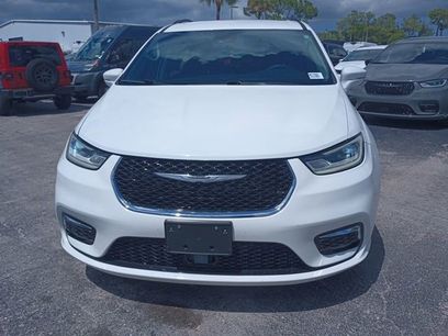 Used 2022 Chrysler Pacifica Touring-L