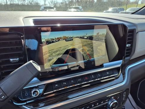 New 2026 GMC Sierra 1500 SLE w/ X31 Off-Road Package image 14