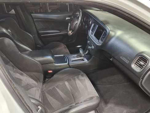 Used 2019 Dodge Charger Scat Pack w/ Dynamics Package image 17