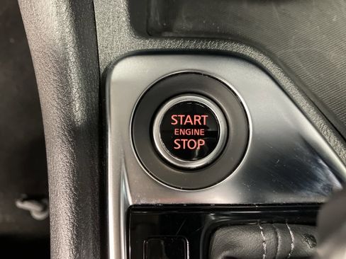 Used 2025 Nissan Sentra SV image 17