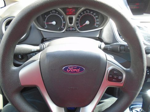 Used 2013 Ford Fiesta SE w/ Super Fuel Economy Pkg image 14