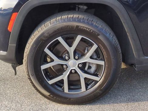 Used 2024 Jeep Grand Cherokee L Limited RWD image 10