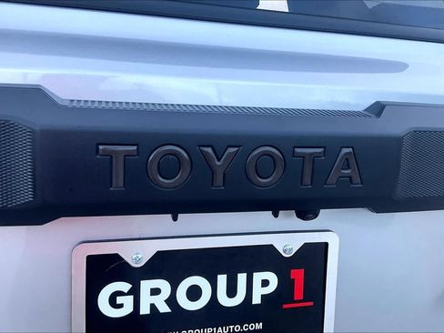 Used 2025 Toyota 4Runner SR5 AWD/4WD image 10