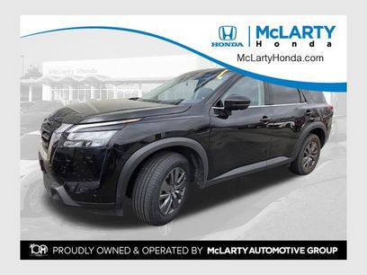 Used 2024 Nissan Pathfinder SV