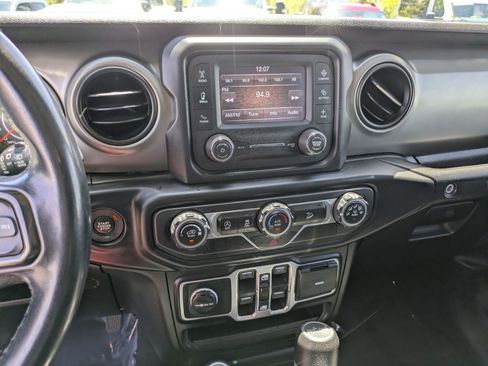Used 2019 Jeep Wrangler Unlimited Sport S AWD/4WD image 24