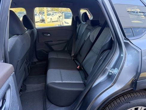 Used 2022 Nissan Rogue SV image 15