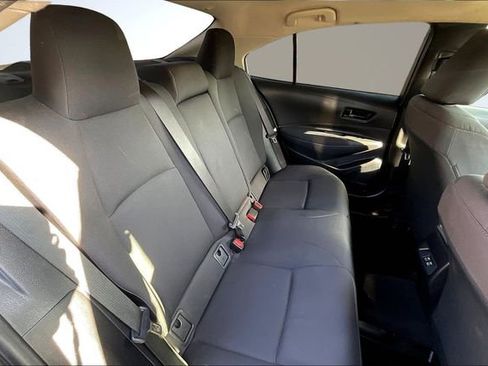 Used 2025 Toyota Corolla LE image 27