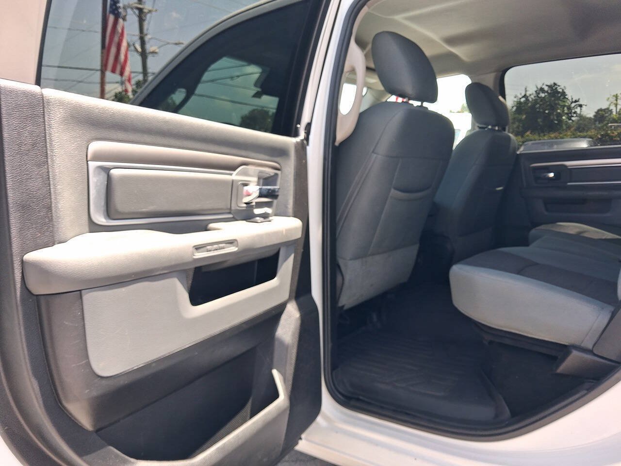 Used 2015 RAM 1500 Big Horn RWD image 14