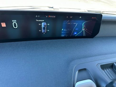 New 2025 Ford Expedition Active image 13