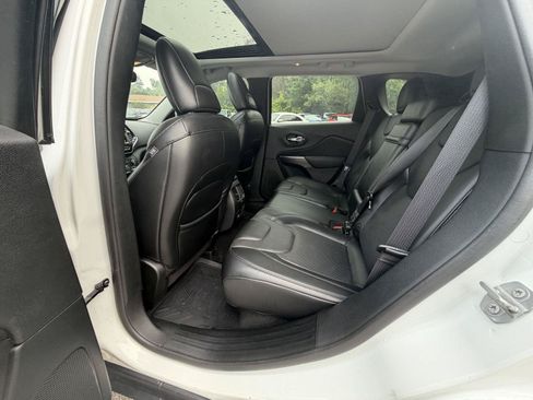 Used 2019 Jeep Cherokee Limited AWD/4WD image 22