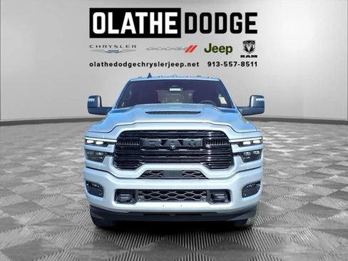 New 2026 RAM 2500 Laramie AWD/4WD image 9