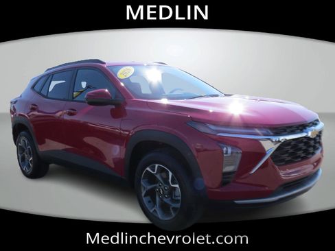 New 2026 Chevrolet Trax LT w/ Driver Confidence Package FWD image 1