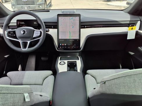 Used 2025 Volvo EX90 Ultra image 11