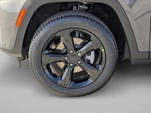 New 2026 Jeep Grand Cherokee Limited image 10