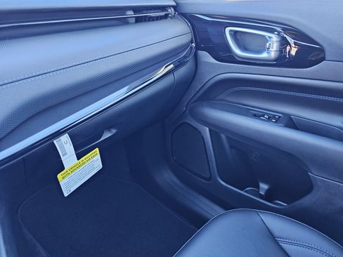 New 2026 Jeep Compass Latitude image 26