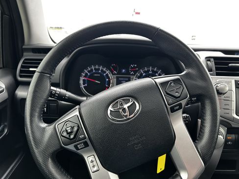 Used 2019 Toyota 4Runner SR5 Premium AWD/4WD image 17