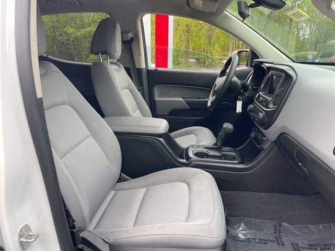 Used 2021 Chevrolet Colorado W/T RWD image 16