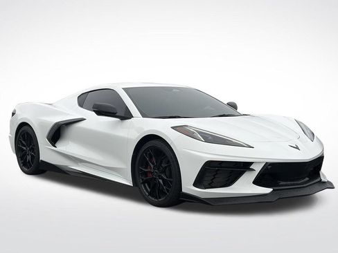 Used 2024 Chevrolet Corvette Stingray Preferred Cpe w/ Battery Protection Package RWD image 2
