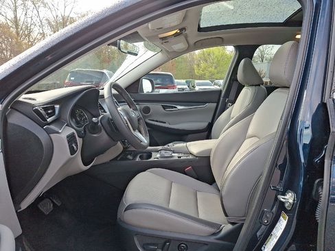 Used 2025 INFINITI QX50 Luxe AWD/4WD image 11
