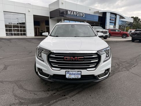 Certified 2023 GMC Terrain SLT image 8