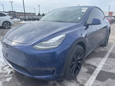 Used 2023 Tesla Model Y Long Range image 16