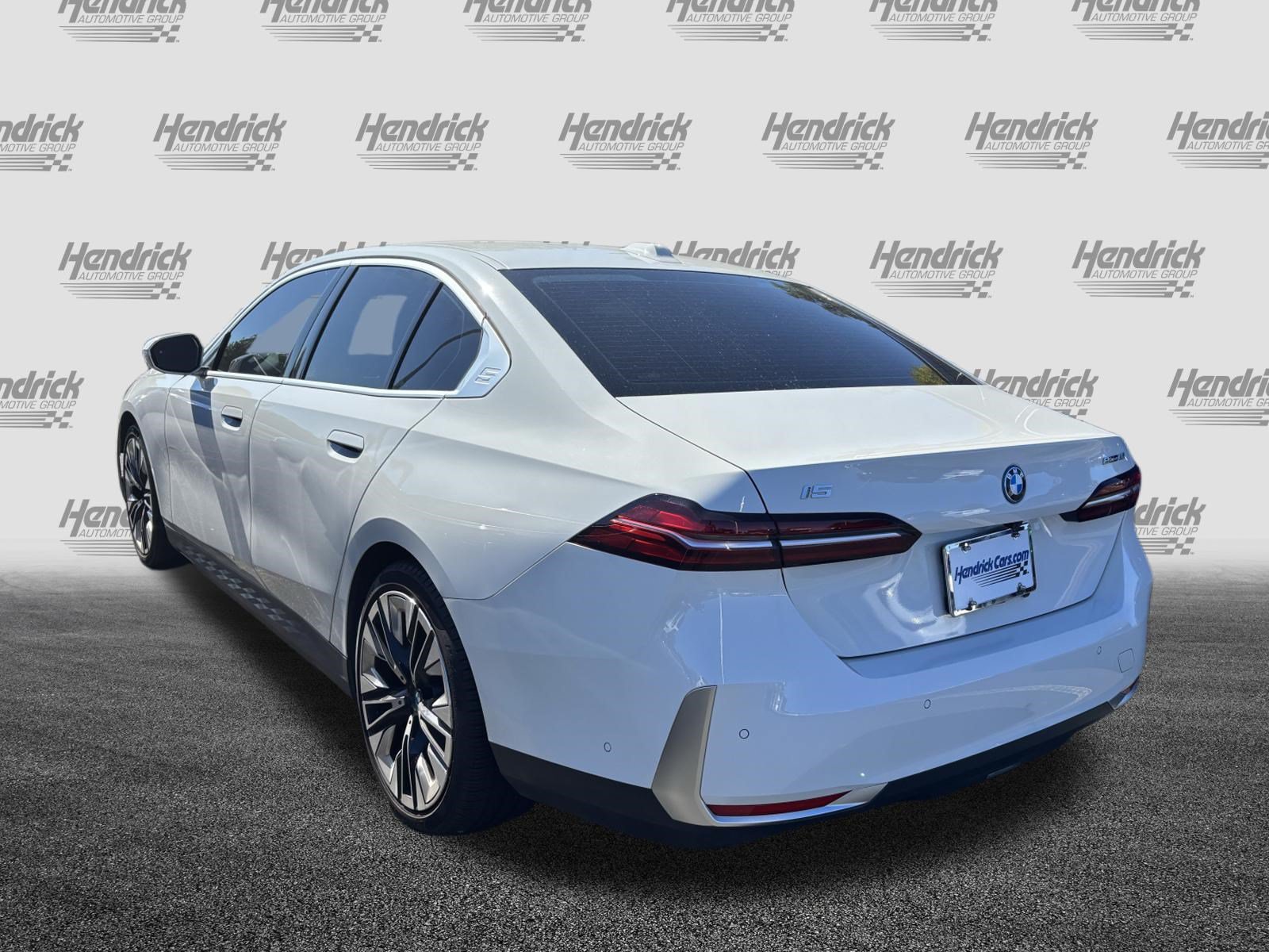 Used 2024 BMW i5 eDrive40i w/ M Sport Package RWD image 8