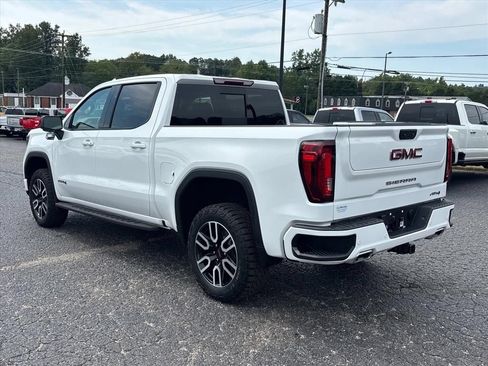 Used 2024 GMC Sierra 1500 AT4 w/ AT4 Premium Package AWD/4WD image 5