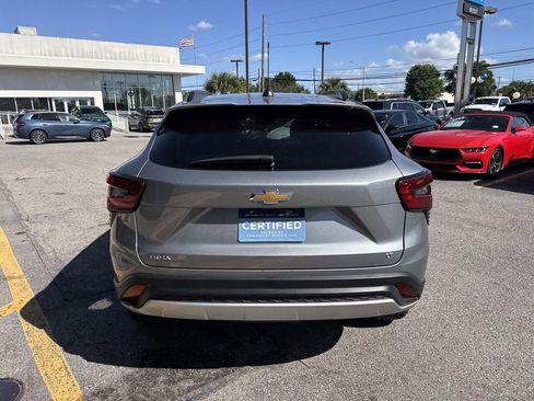Certified 2025 Chevrolet Trax LT w/ LT Convenience Package FWD image 7