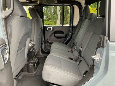 New 2025 Jeep Gladiator Sport image 26