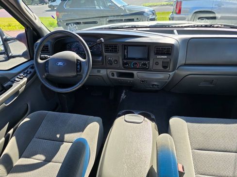 Used 2004 Ford Excursion XLT AWD/4WD image 30
