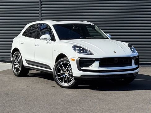 New 2026 Porsche Macan image 9