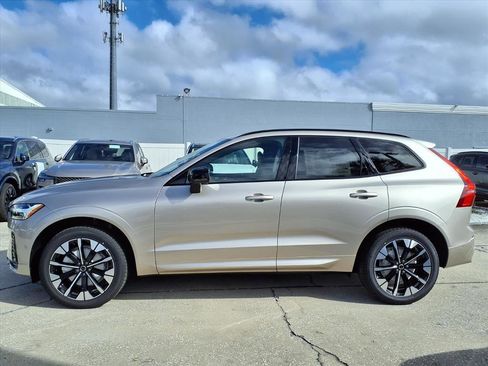 New 2026 Volvo XC60 B5 Plus w/ Protection Package Premier image 4